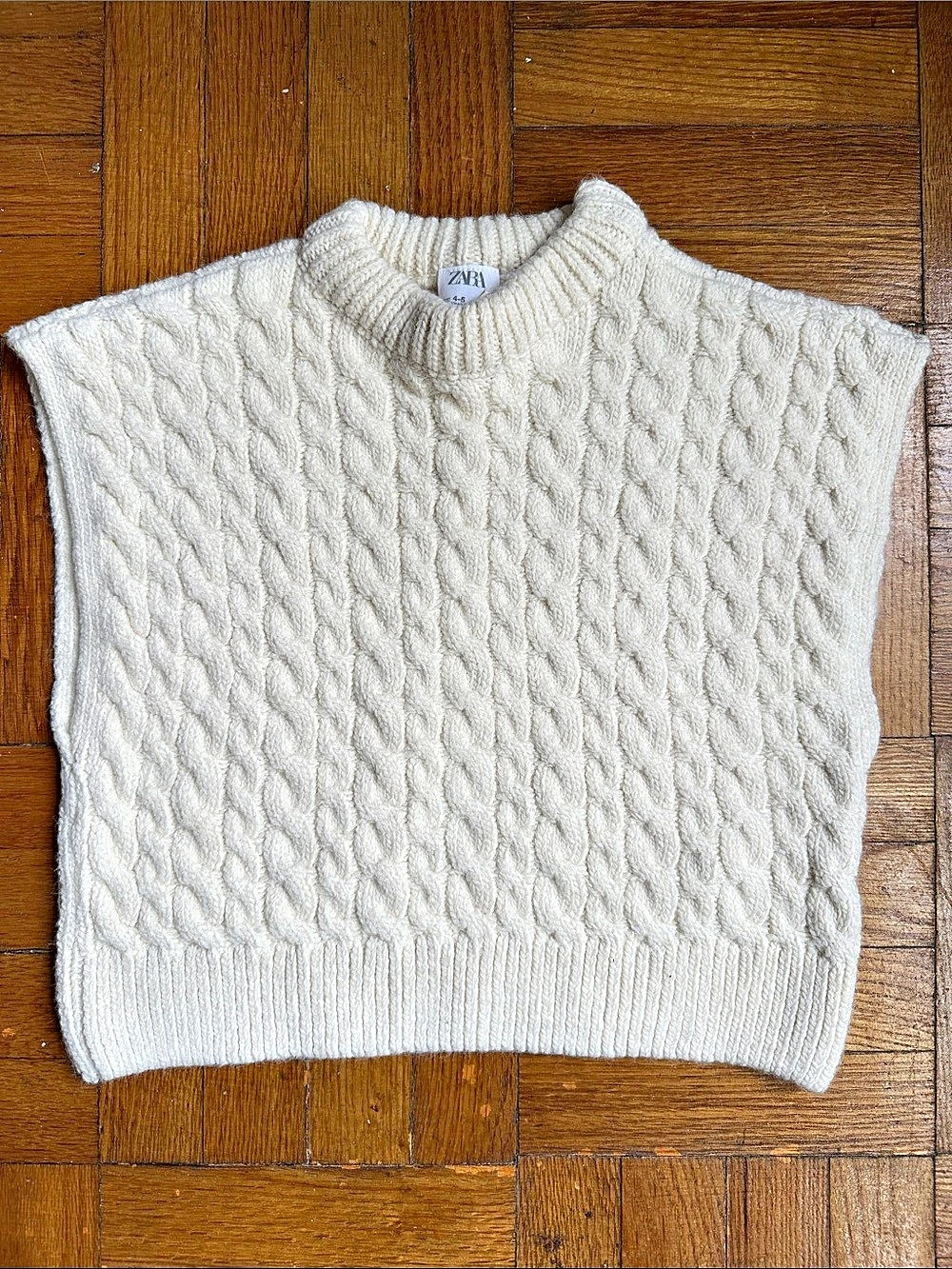 Zara Cable Knit Sweater Vest in Cream Size 4-5Y